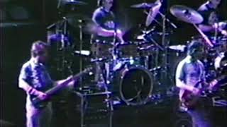 Push Comes to Shove (2 cam) - Grateful Dead - 12-27-1986 Kaiser Conv. Center, Oakland, Ca. (set2-13) Resimi