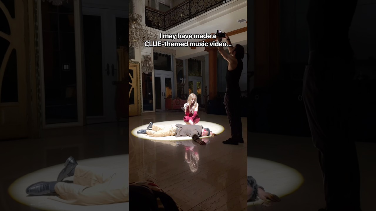 Miss Scarlett has entered her pop star era. #popstar #elisheva #cluegame #cluedo #musicvideo