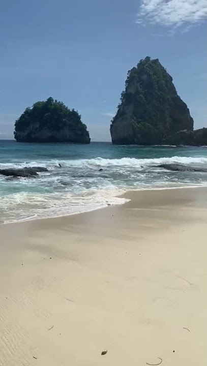 Diamond Beach - Nusa Penida Island #nusapenidabali #nusapenidaisland #diamondbeach #shorts