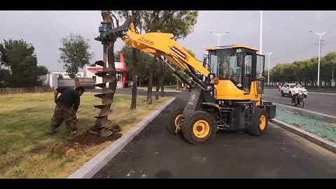 Khoan đào hố chôn cột điện bê tông thuỷ lực