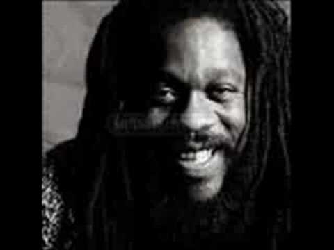 Dennis Brown - The Closer I Get To You