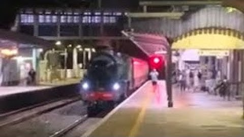 Mayflower passing twyford and class 57 depot