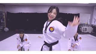MOMOLAND   BBoom BBoom뿜뿜 K Tigers ver