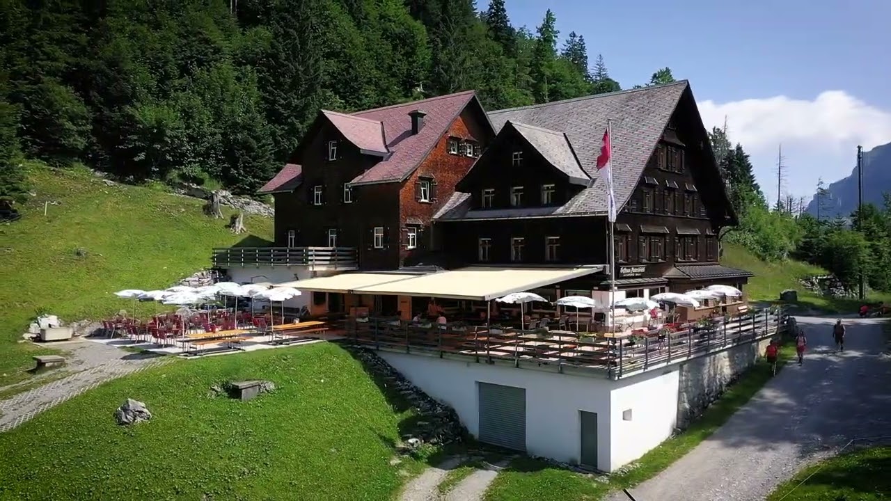 Alpstein von oben: Berggasthaus Plattenbödeli