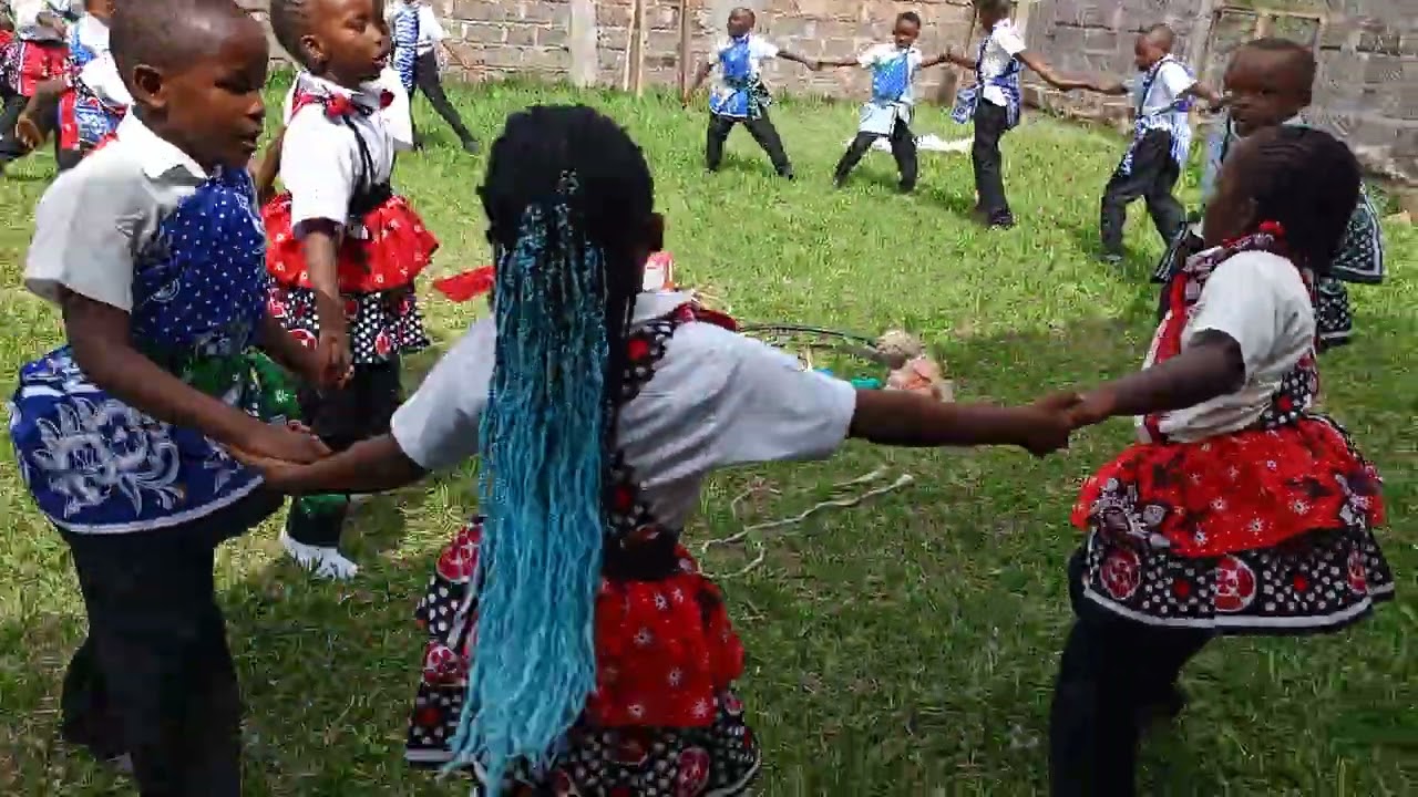 Western Style Singing Game presented by Grade 2 Learners
