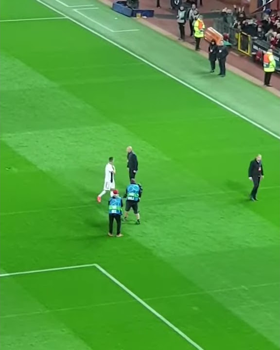 Viva Ronaldo Old Trafford Cristiano Manchester United Juventus 2018 Viva Ronaldo Fans Sing Ovation