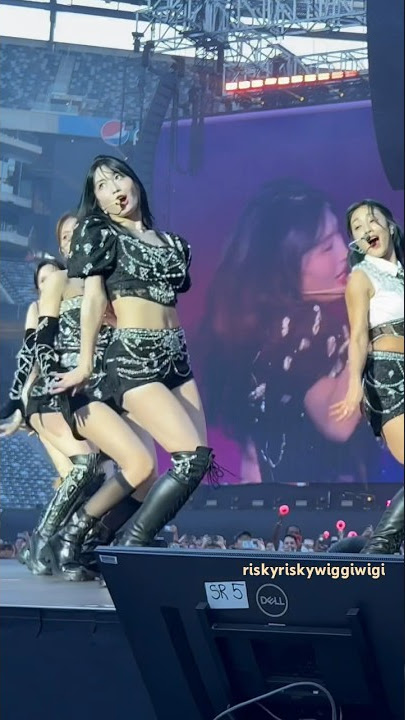 TWICE Moonlight Sunrise @ MetLife (2/3) (FULL 4k video in comment and channel) #twice #twicefancam