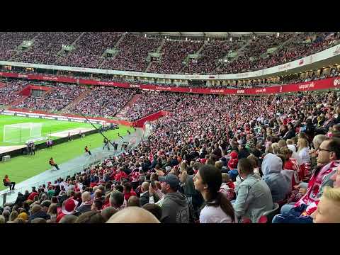 Fala na Stadionie Narodowym na meczu Polska-Albania
