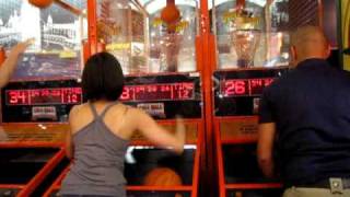 Ruthy vs. Joe - Arcade Basketball Shoot Out screenshot 3