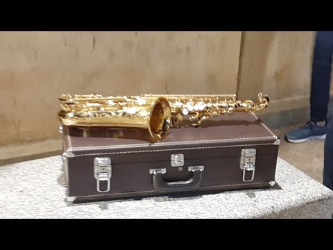 مؤثر جدا شاهد لأول بفاس يتم عزف النشيد الوطني بآلة الساكسفون