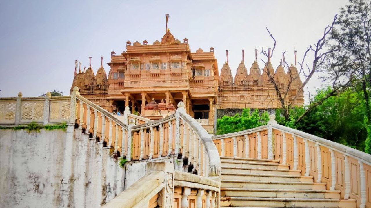 Shri Parshwa Pradnyalaya Jain Teerth Jain Temple Talegaon Dabhade