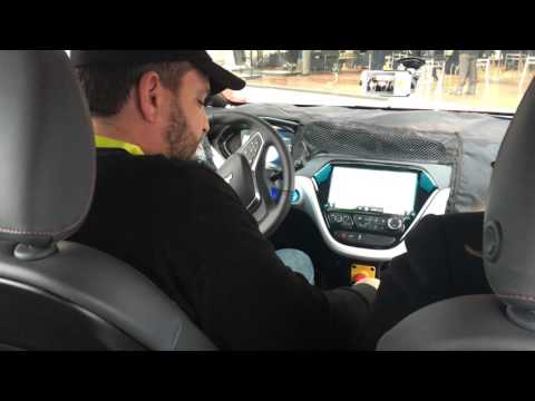 Video: GM Razkriva Nov Načrt Samovozečega Chevy Volta Leta - Electrek