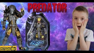 ХИЩНИК. УСТИН РАСПАКОВЫВАЕТ ФИГУРКУ ХИЩНИКА. ALIEN VS PREDATOR. 13+