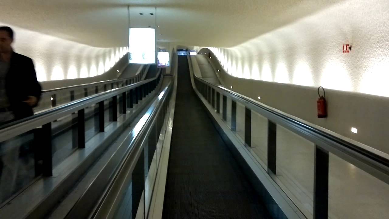 Траволатор в Шарль де Голь. - YouTube