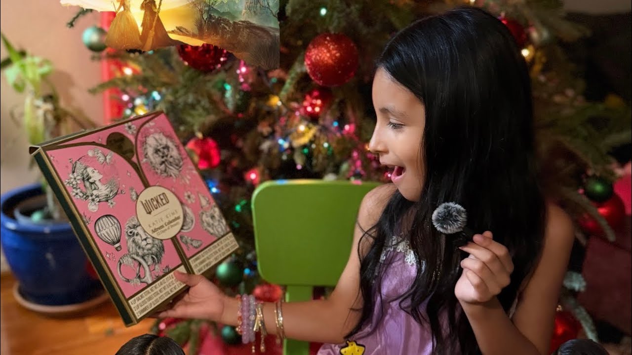Opening my 12 day of beauty advent calendar wicked themed💝  