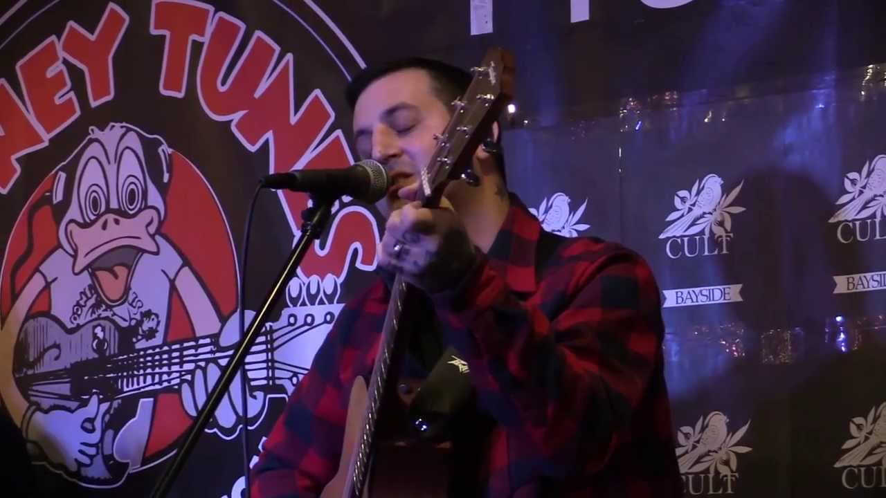 UTG TV: Bayside - "Don't Call Me Peanut" (Live at Looney Tunes)
