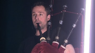 ATV - Erwan Keravec / Cie OFFSHORE Omringd door In C