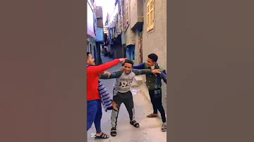 Comedy تاكل العلقه وتفشخ يا كلب هههههههه Mind Warehouse Funny Funny 
