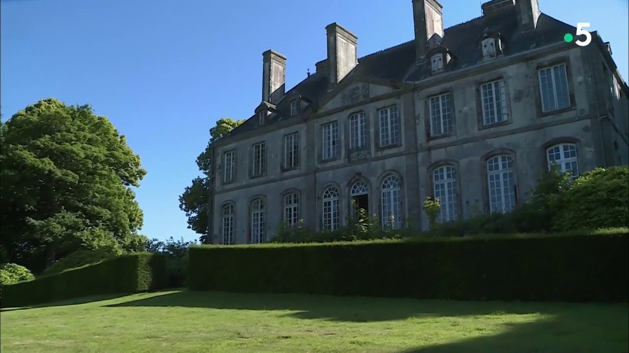 La folle histoire de la rénovation du château de Carneville