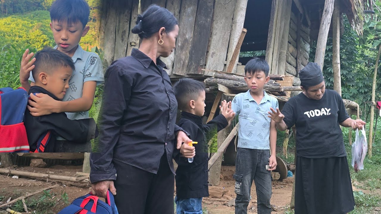 Full Video:Younger brother decides to leave grandmother and Dat to go with house to start a new life