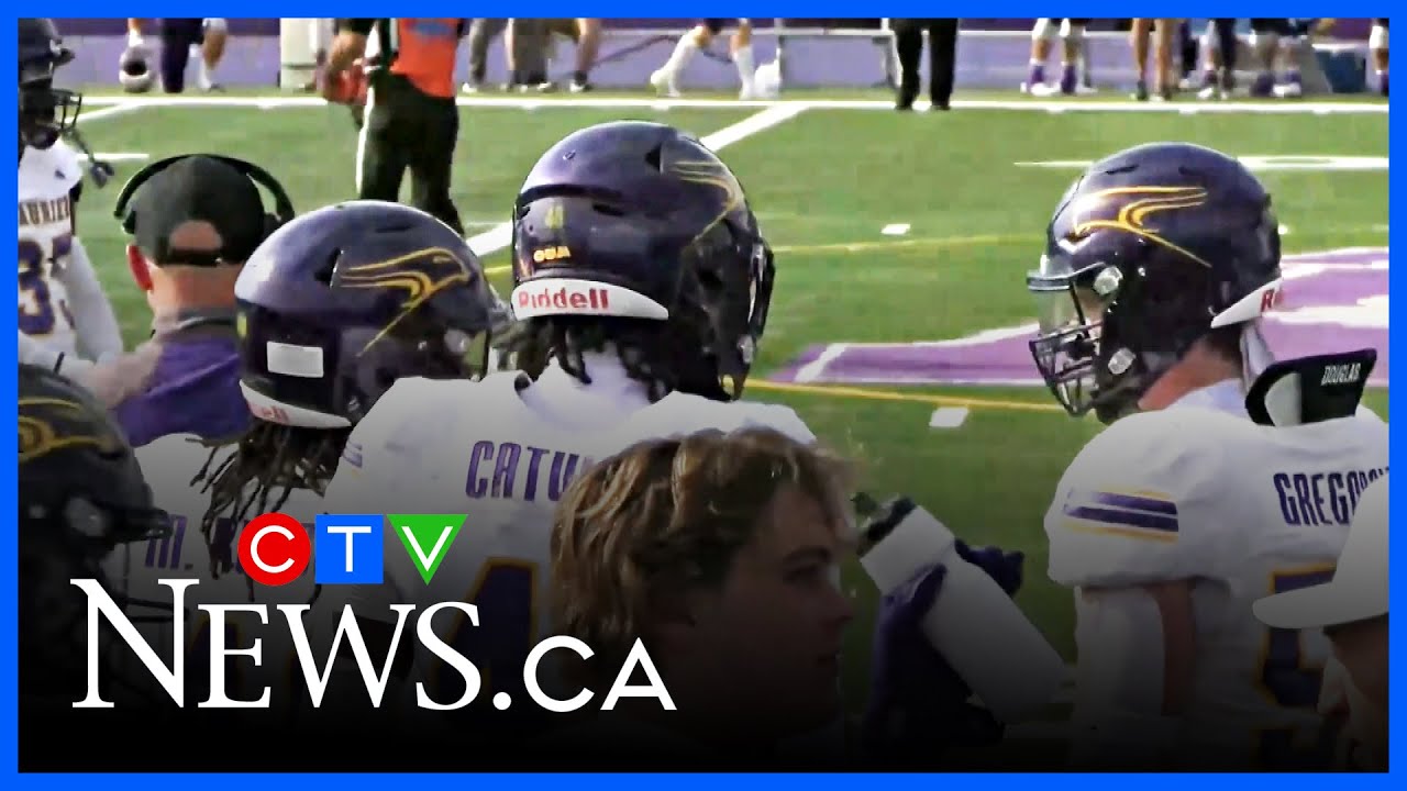 Лорье Голден Хокс побеждают непобеждённых Западных Мустангов