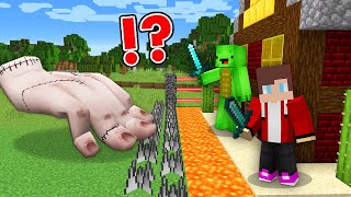 JJ and Mikey vs WEDNESDAY Giant Thing Hand Security House in Minecraft Challenge Pranks - Maizen