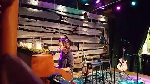 P L x Tangled Strings Open Mic Sessions Laura