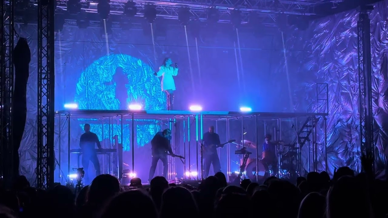 Ewa Farna - Ticho (Výrava, 22.08.2025)