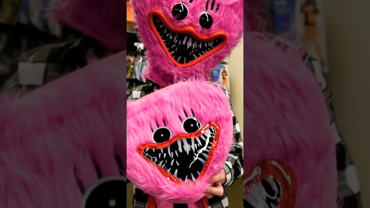 Kissy Missy at Spirit Halloween #huggywuggy