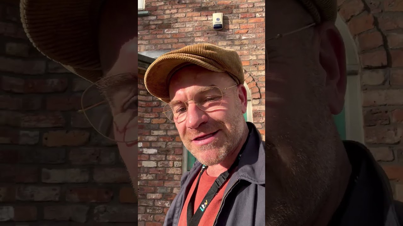 Coronation St. actor Joe Duttine invites Canada to his show Tim Talks October 2023.