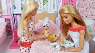 Two Barbie doll Two Baby Family Morning Routine. Life in a Dreamhouse.  DIY Mini House