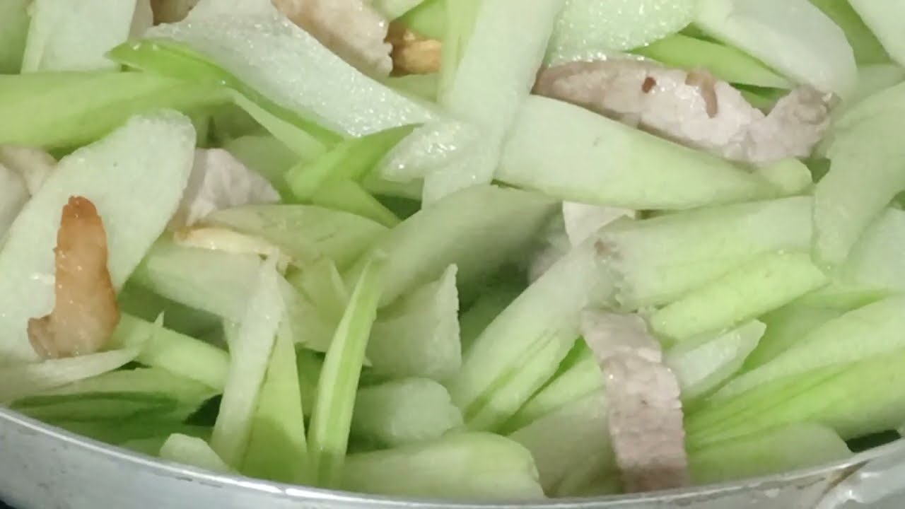 Môn ngọt xào thịt ba chỉ món ngon miền quê giản dị