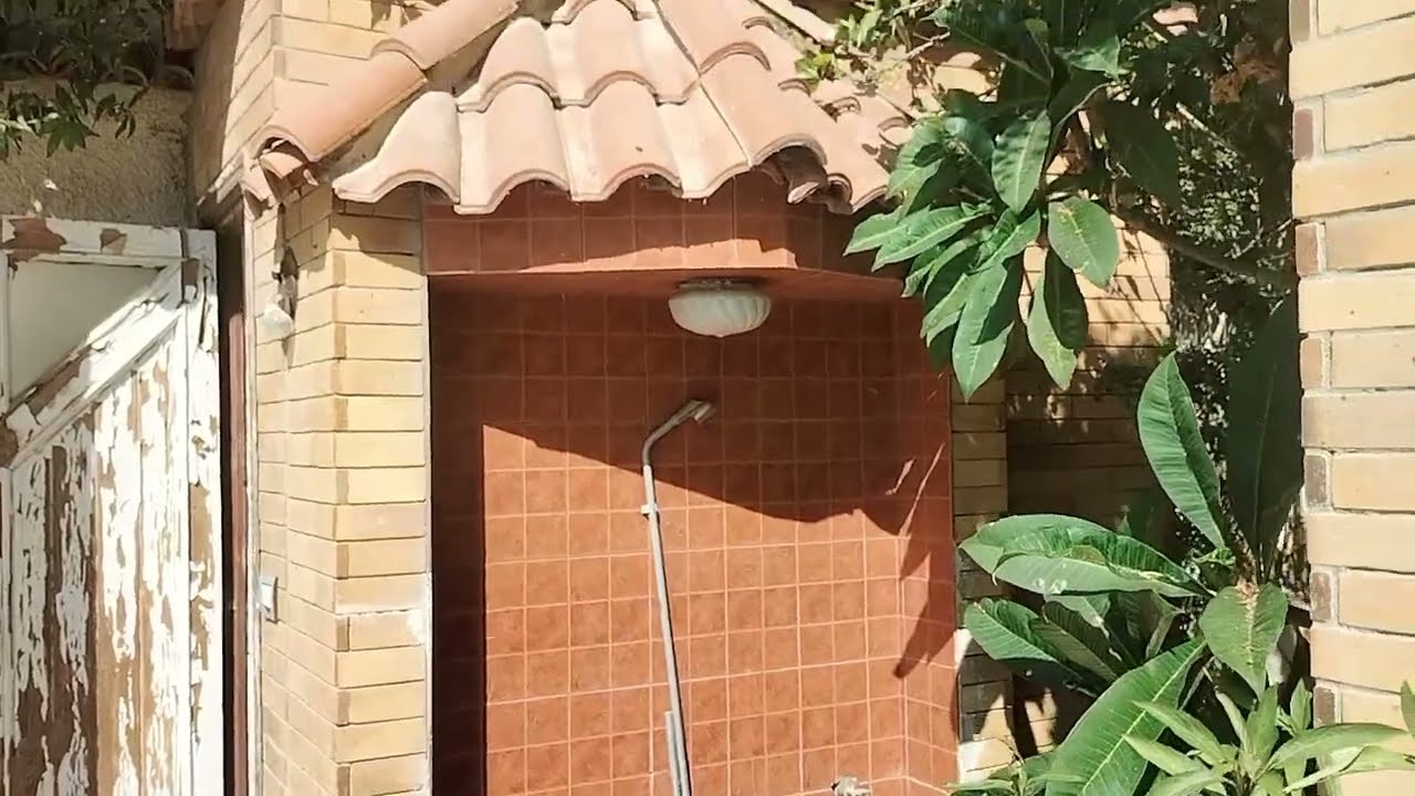 ملحوظة المساحة 1150متر المساحة 1150متر فيلا وحمام سباحة