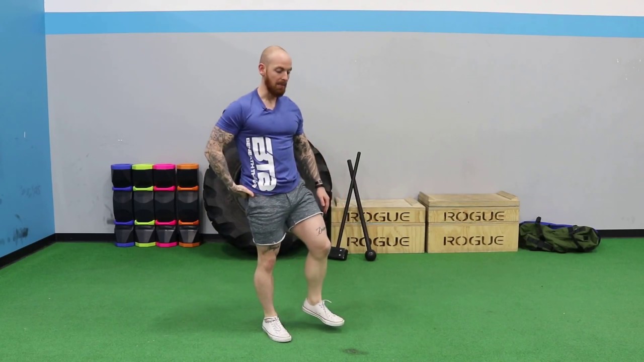 Reverse Lunge to Toe Touch - YouTube