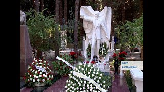 В Баку почтили память кумира миллионов В Баку почтили память кумира миллионов