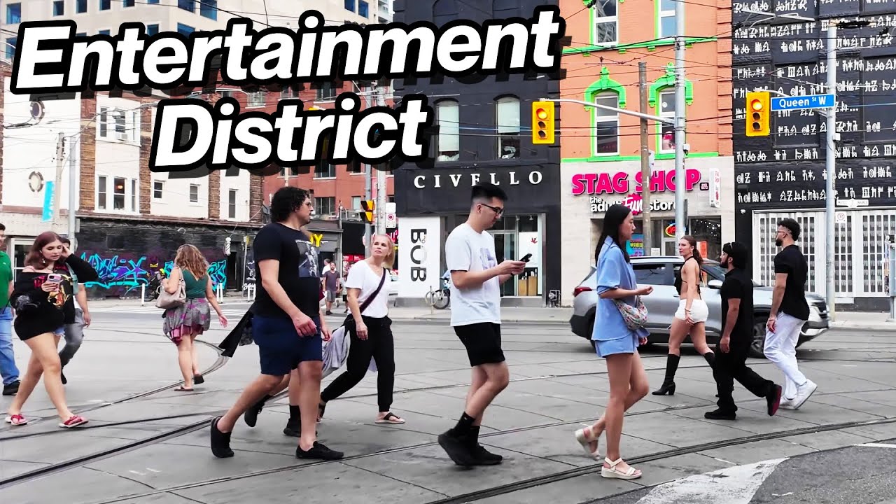 Downtown Toronto Friday Evening Entertainment District walk (Aug 2025 ...