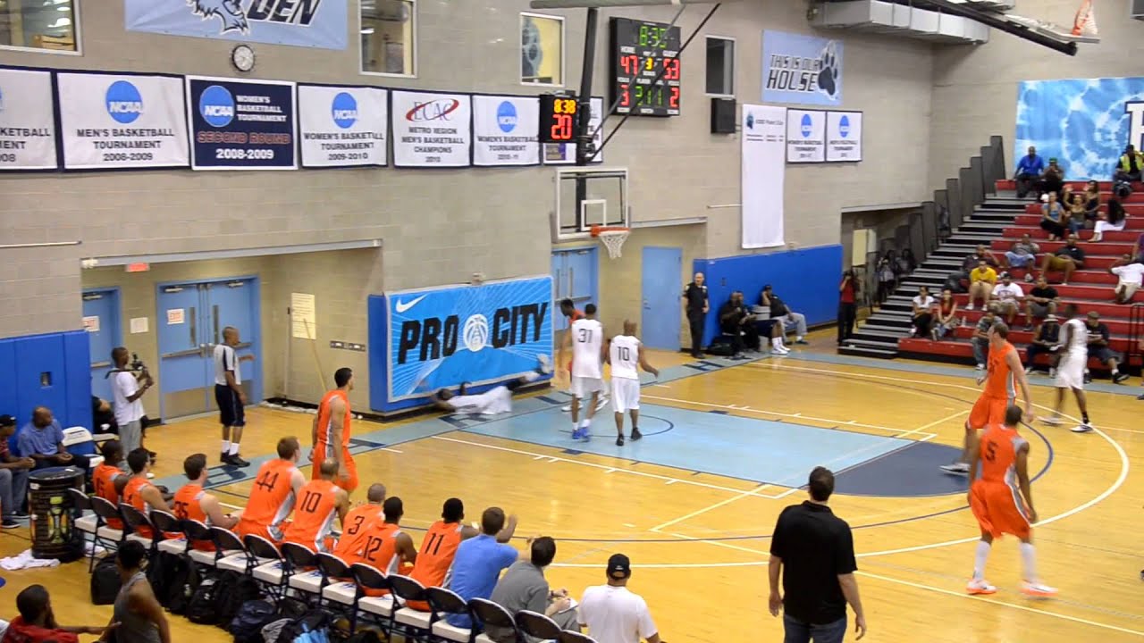 bryant dunston realgm Bryant Dunston Catches JC Mathis On A Poster At 2012 NIKE PRO CITY