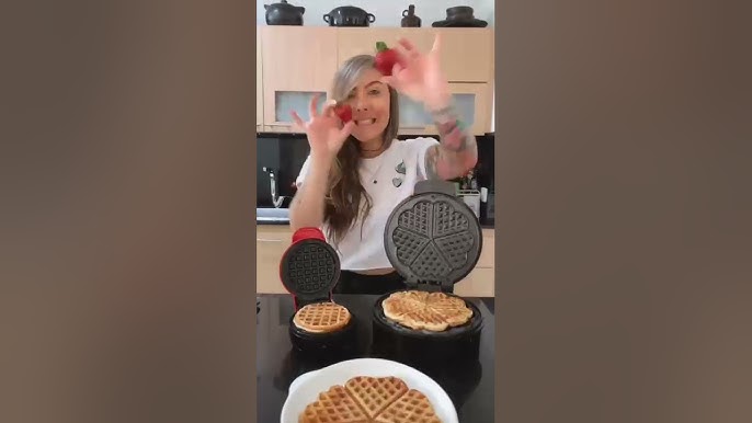 DASH Mini waflera múltiple: cuatro mini waffles, perfectos para familias e  individuos, superficies antiadherentes dobles de 4 pulgadas con liberación