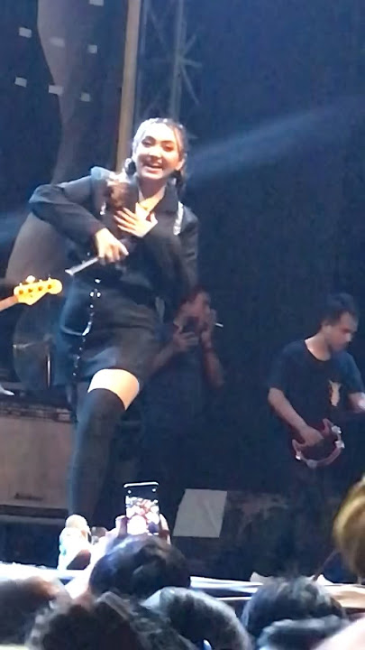 Jihan Audy : Taman Jurug ( live di Bali ).