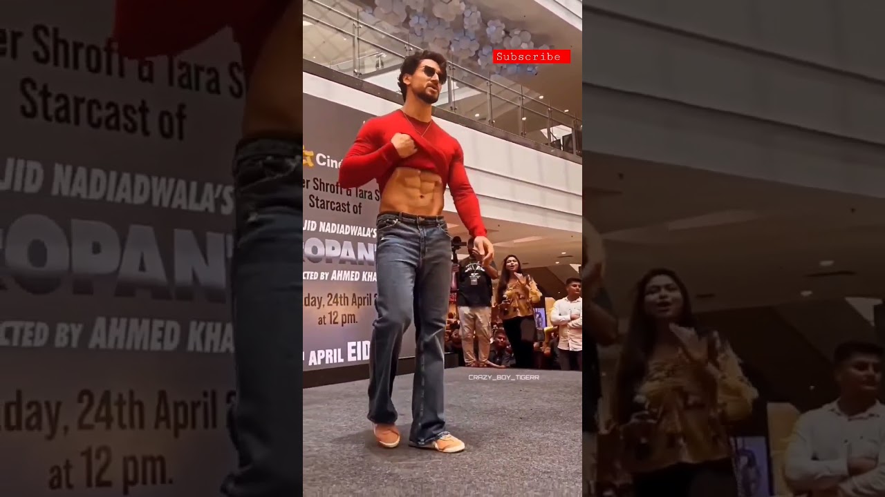 🔥🔥Tiger shroff showing his abs 😱😱😱