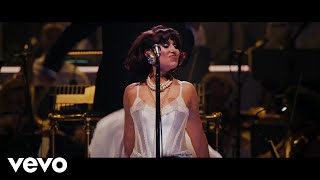 Смотреть клип Raye - Oscar Winning Tears. (Live At The Royal Albert Hall)