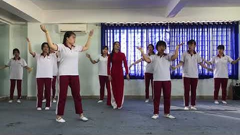 Múa lời ru của cô