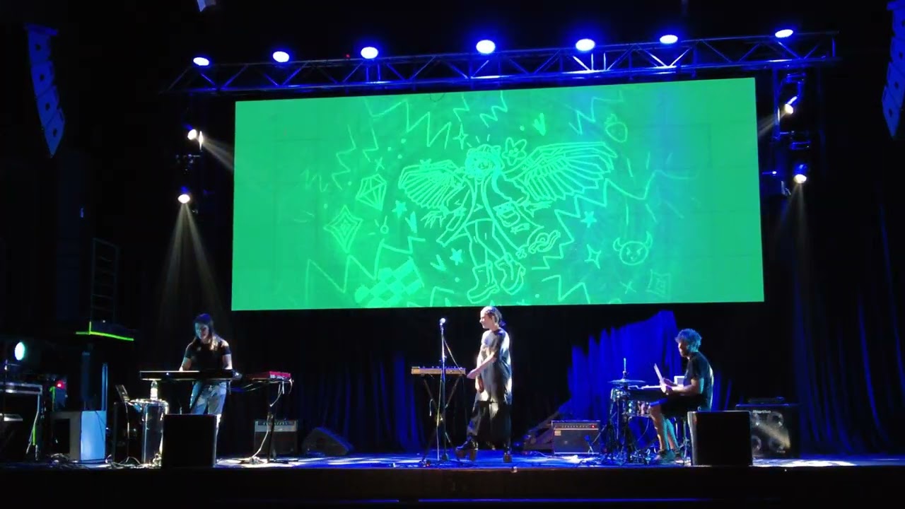 Watch Se transforma live on YouTube Watch Se transforma live on YouTube