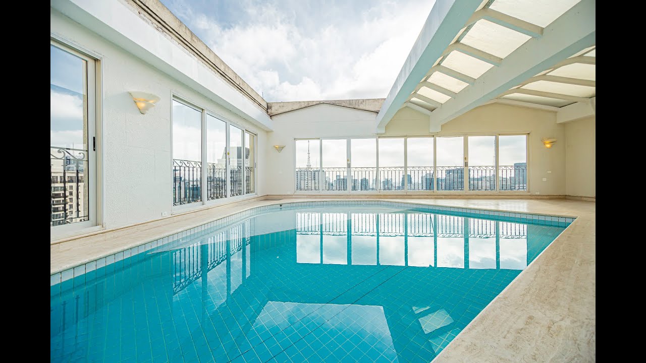 Uma verdadeira obra-prima da arquitetura e do luxo, esta cobertura duplex é um ícone