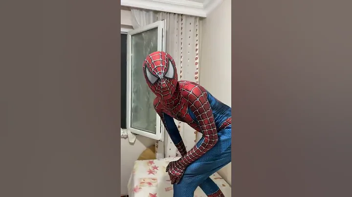 SPİDERMAN ÖRÜMCEK ADAM DELİRDİ !! Kameralara yakalandı #shorts