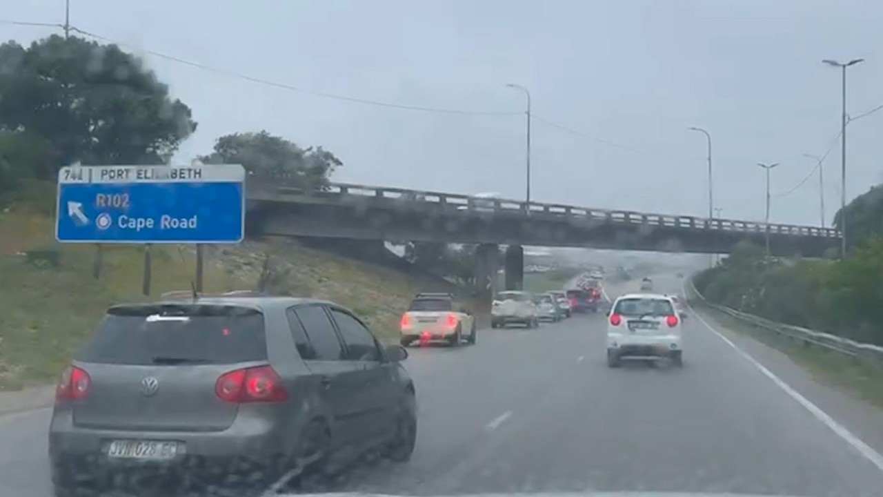 Driving in the rain at Gqeberha (Port Elizabeth)