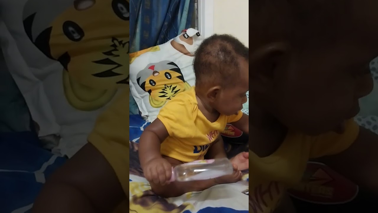 8 months baby Vii first step  to   crawl.