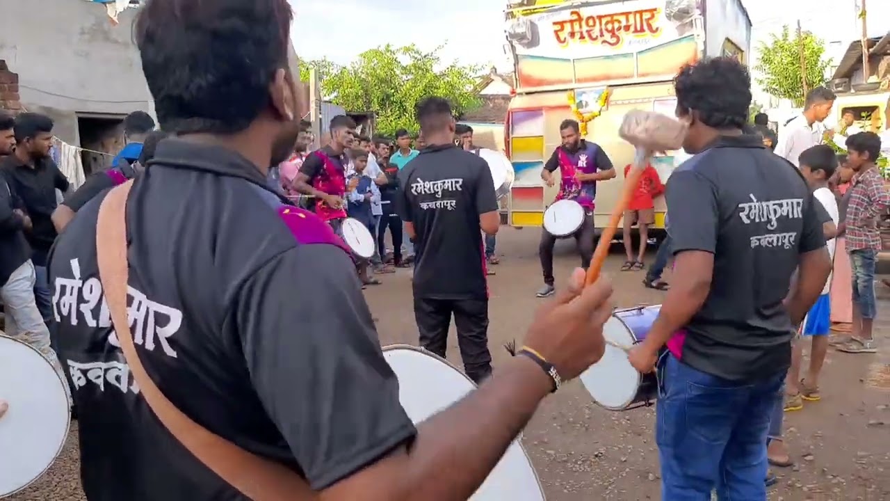 Rameshkumar Musical Group Kavalapur Mo-9850875938/7028785738 (Classical Song Beqadar Bekhabar)