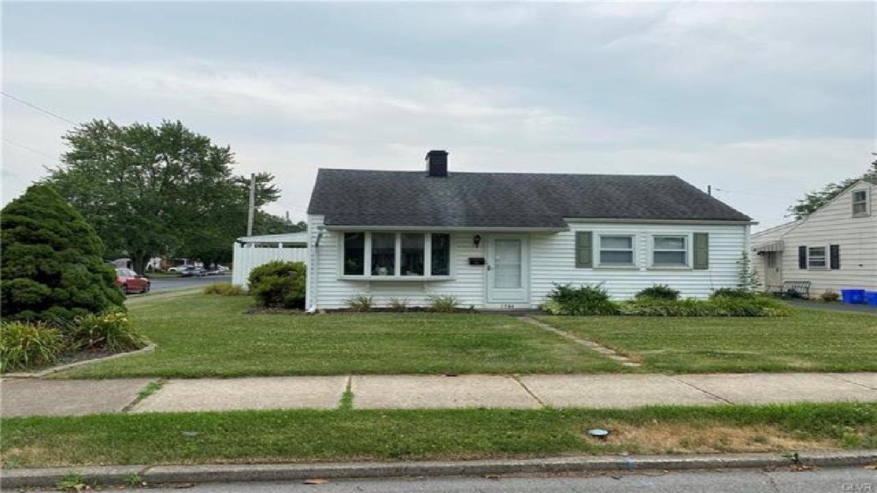 1744 North Boulevard, Bethlehem, PA Presented by RedHeadAgent Real Estate Team.