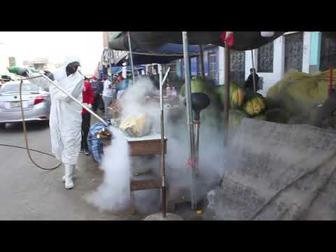 La Victoria: Comerciantes minoristas de productos perecibles fumigan zona de comercio